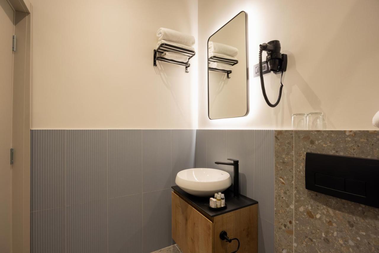 Hop Inn Rooms & Suites Belgrad Exterior foto