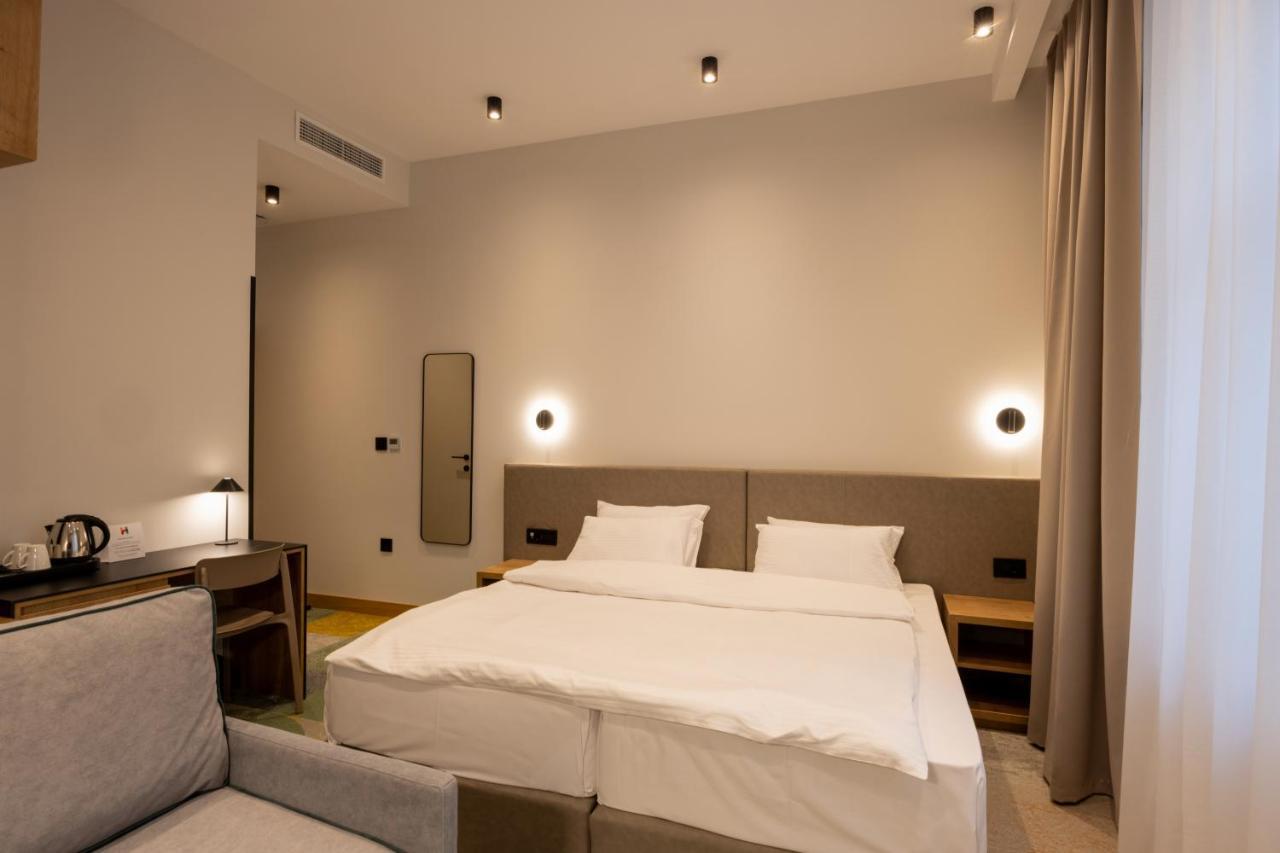 Hop Inn Rooms & Suites Belgrad Exterior foto