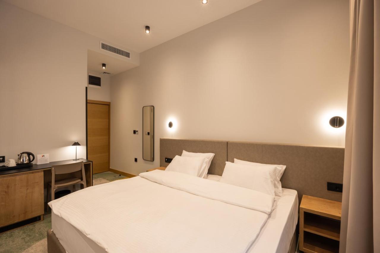 Hop Inn Rooms & Suites Belgrad Exterior foto