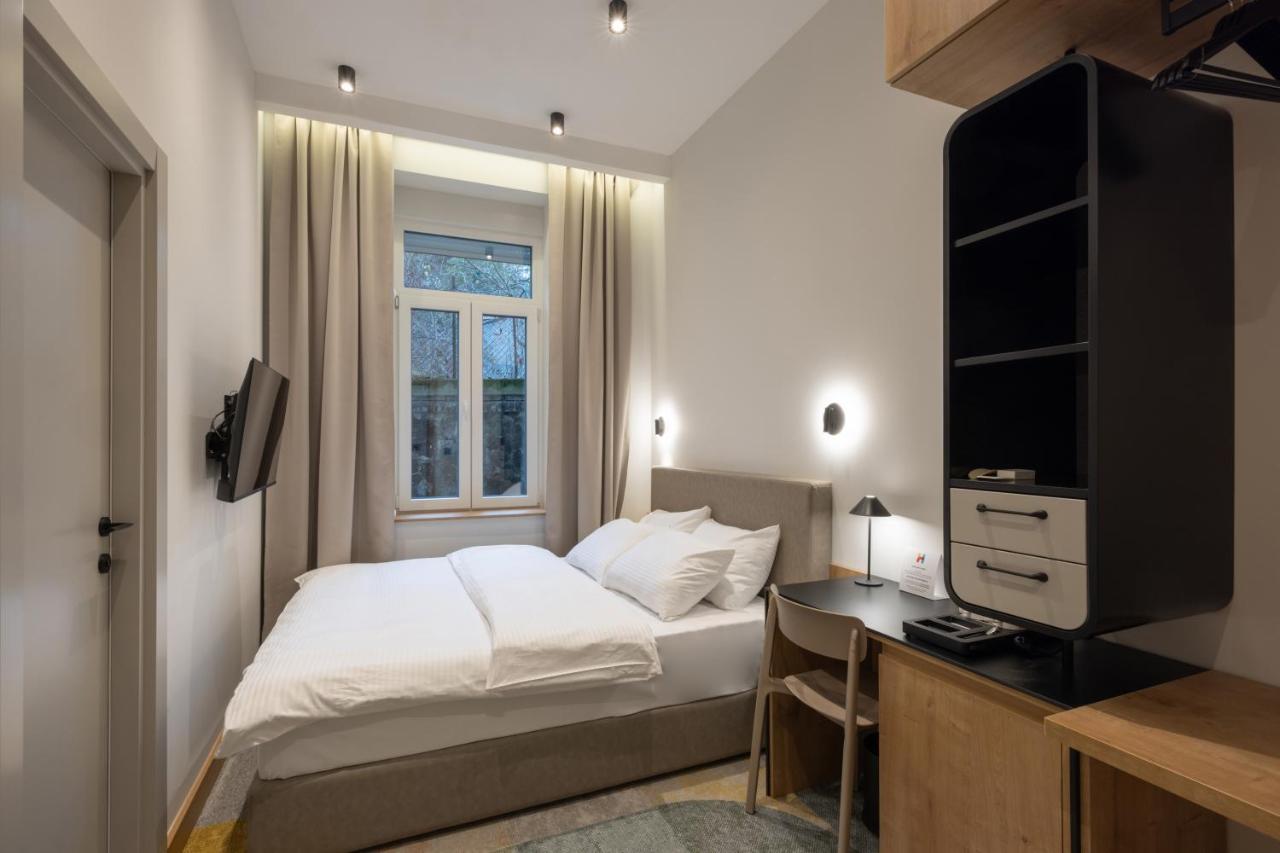 Hop Inn Rooms & Suites Belgrad Exterior foto