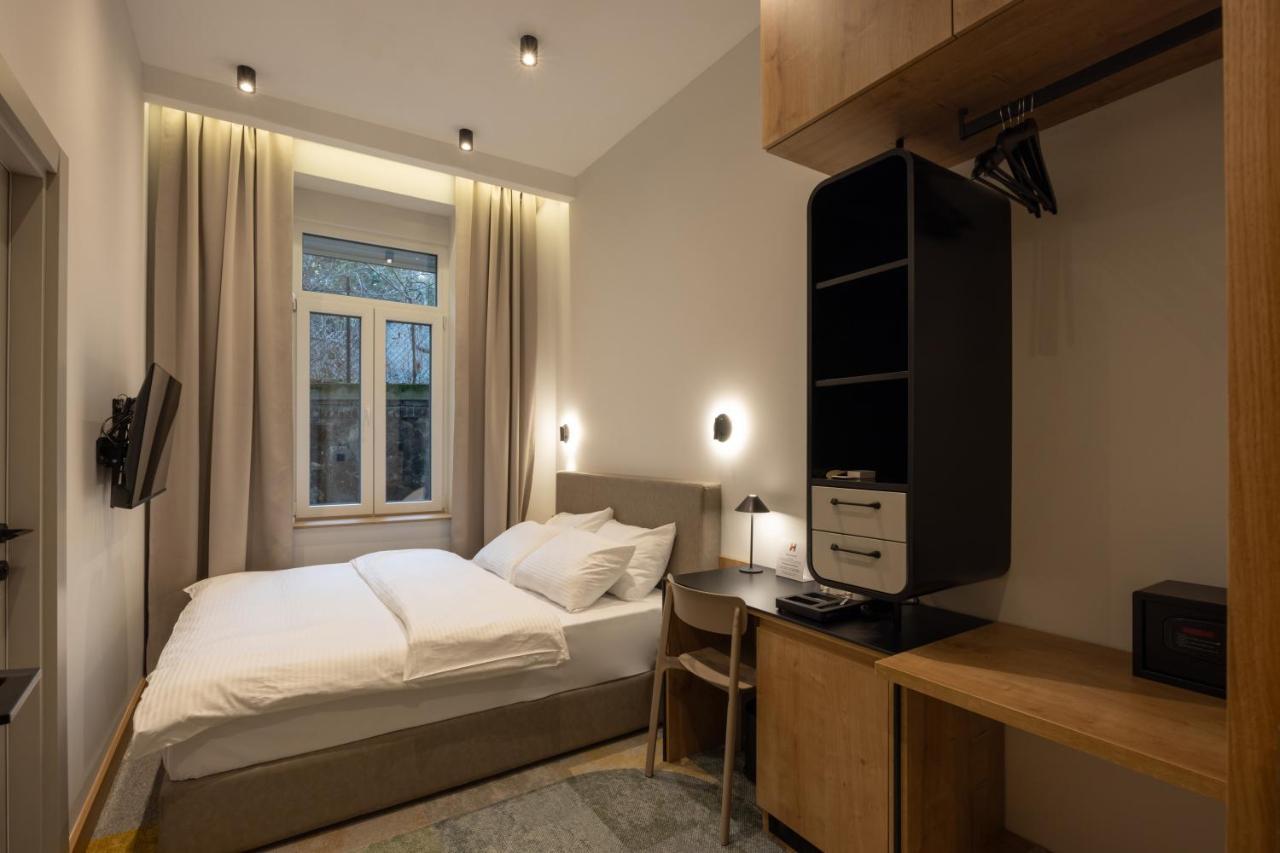 Hop Inn Rooms & Suites Belgrad Exterior foto