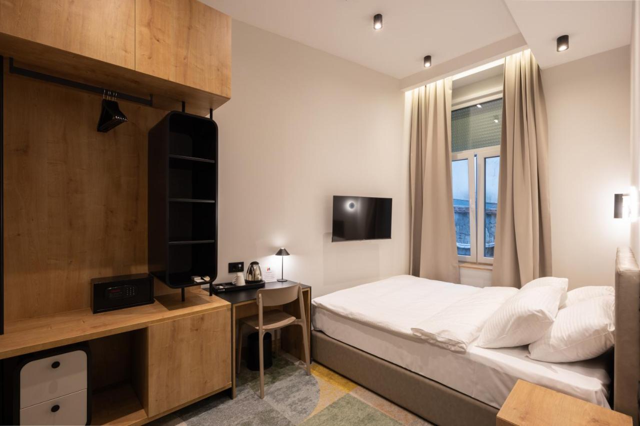 Hop Inn Rooms & Suites Belgrad Exterior foto