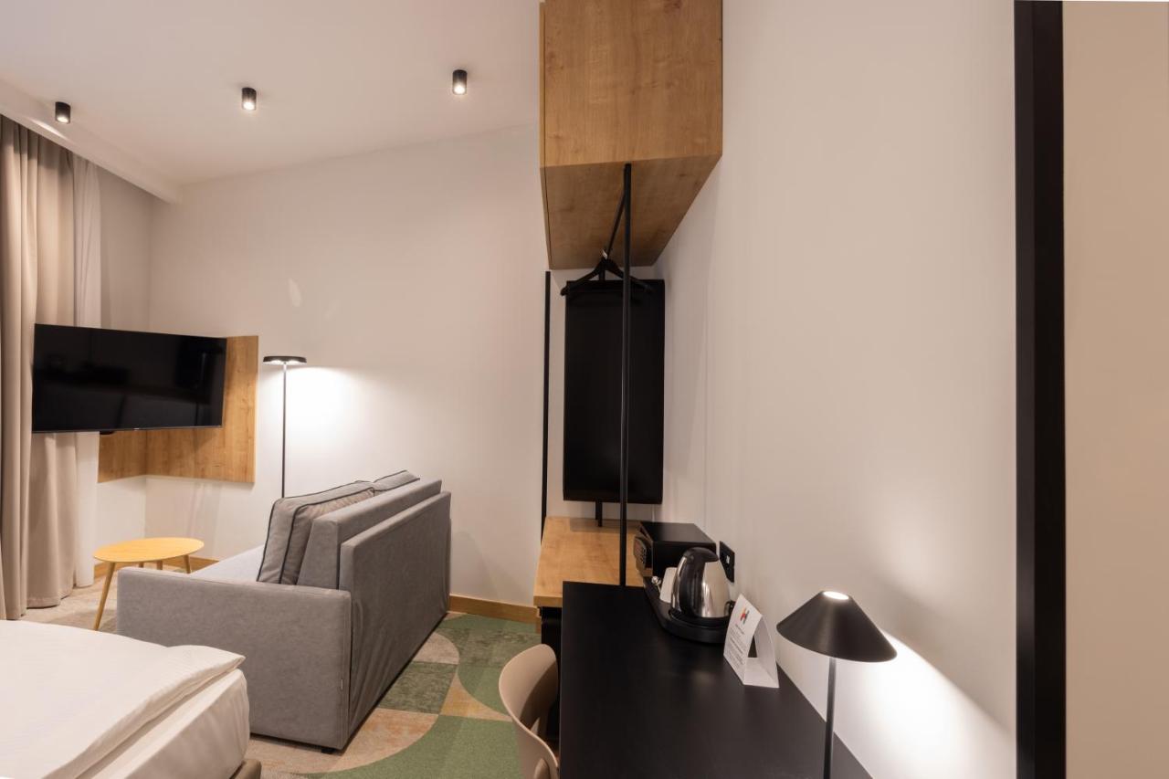 Hop Inn Rooms & Suites Belgrad Exterior foto